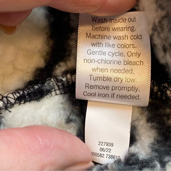 SO Black and White Swirl Design Fleecy1/4 Zip Pullover Size Medium - Picture 5 of 11